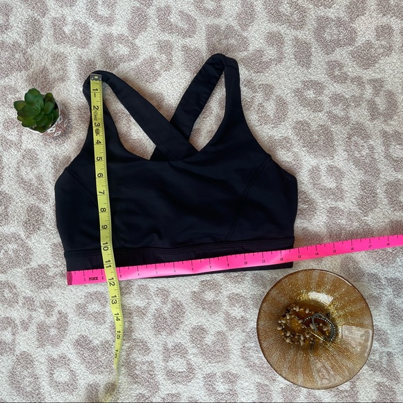 Lululemon Black Sports Bra with Crossed Straps, in Great Condition, Older Model - Picture 2 of 4